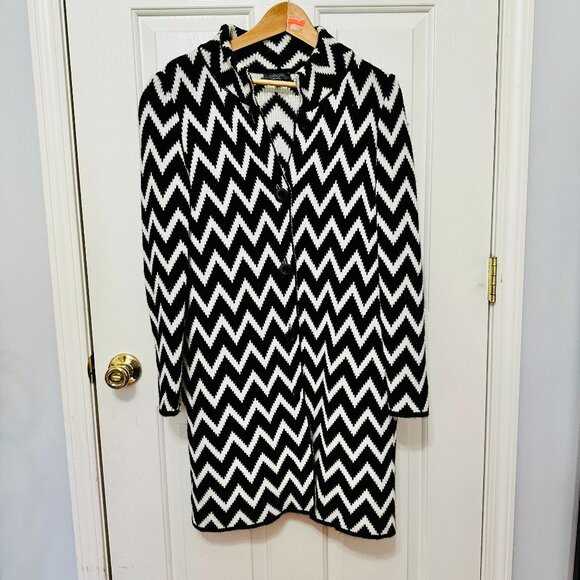 GIOGIO ITALIAN KNIT ZIGZAG PATTERN BUTTON DOWN LONG CARDIGAN BLACK AND WHITE S - Picture 1 of 4